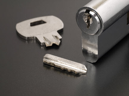 locksmith-broken-key