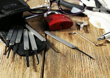 locksmith-experts-instruments